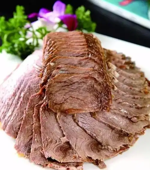 熟牛肉切片后呈彩虹色是什么原因?有毒吗?