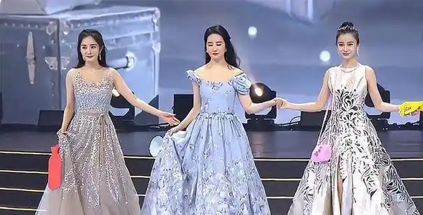 刘亦菲膀大腰圆早已不是神仙姐姐?看看她和杨幂的合照你就有答案