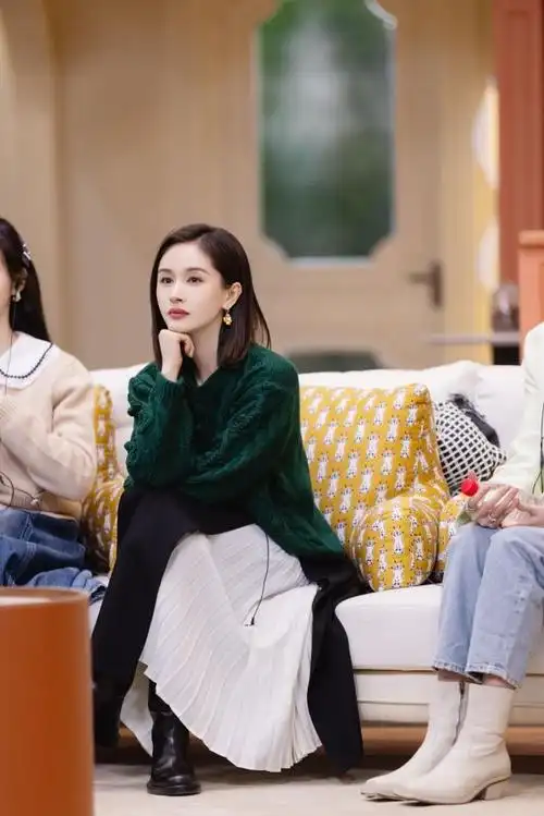 王子文庆生照曝光,打扮保守太有妈妈感,男友清爽出镜不像同辈人|发型