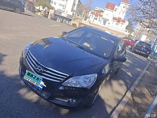 12年12月25的现代悦动手动舒适现在还能卖多少左前小剐