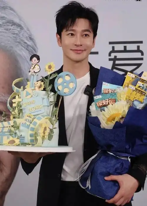 黄晓明生日欢乐多!