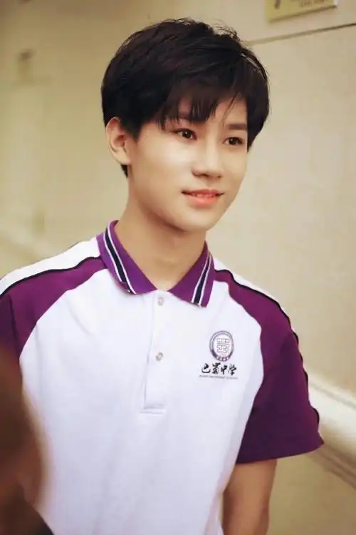 张真源校服造型概念视频