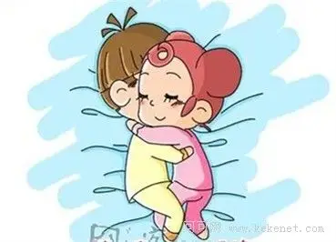 如何抱着女友睡最舒服 情侣睡姿盘点