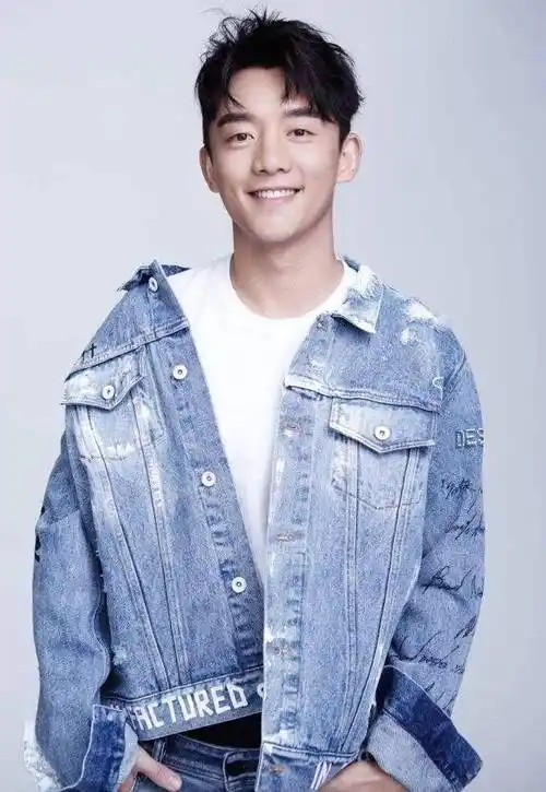 桀骜不驯的郑恺:对鹿晗撂脸子,把华晨宇说哭了,他哪来的底气?