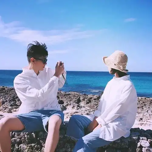 夏天海边恋爱_可爱情侣头像图片_扣扣居