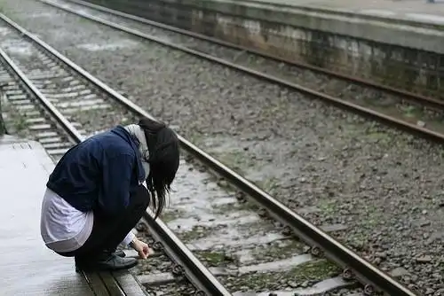 难过的时候,蹲下来 跟自己说声对. — 唯美图片大全 qqjay空间站