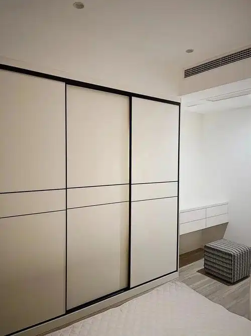 爸妈喜欢衣柜跟我做出来的衣柜,谁说平开门好看,这样的推拉门也很有
