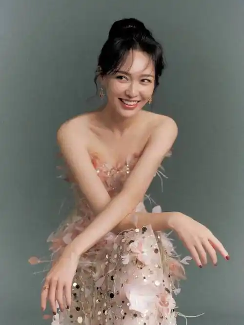 唐嫣:娱乐圈的明媚传奇,接地气的坚韧汪小姐_明星_魅力_角色