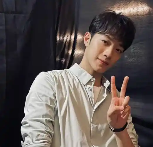 周也赖冠霖连续密会四天,粉丝大规模脱粉_事业_恋情_时间