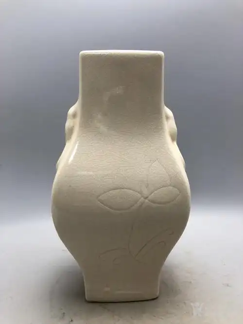 白釉开片易定老瓷瓶a0268