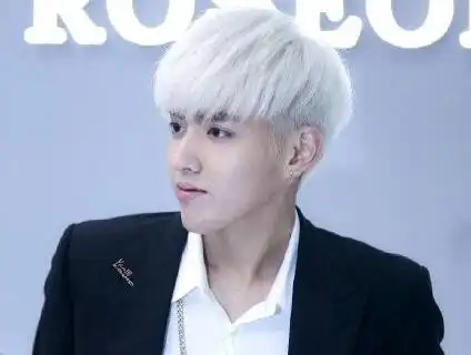 图吴亦凡白色头发图片欣赏新歌彰显高90后偶像硬实力