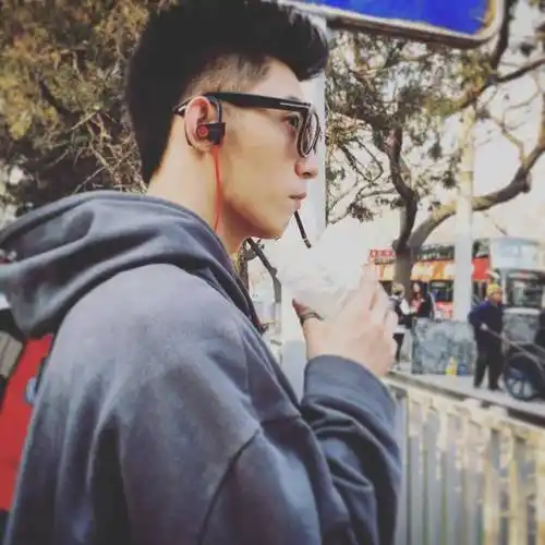 黄景瑜这颜值简直逆天啊阿蒙更新一则ins