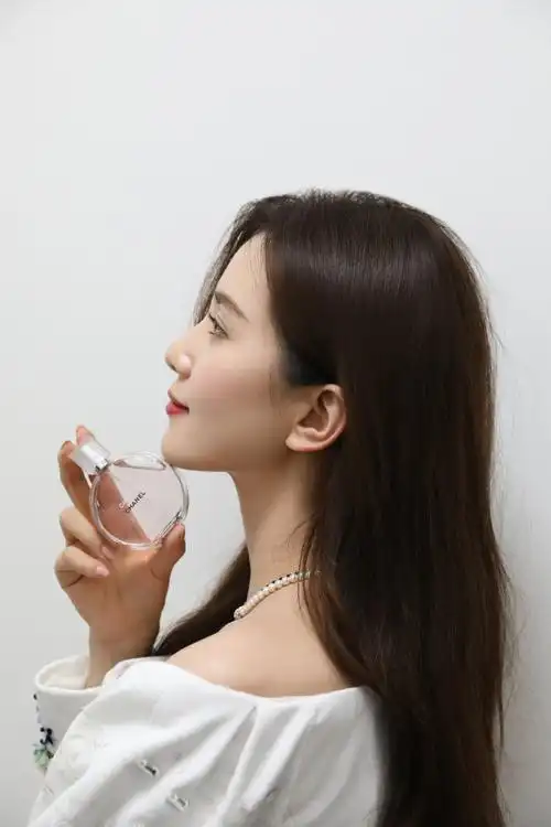 刘诗诗侧颜状态##刘诗诗近照状态