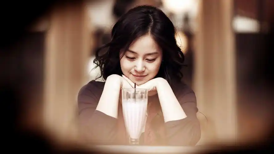 金泰熙壁纸-美女壁纸-高清美女图片-第6图-娟娟壁纸