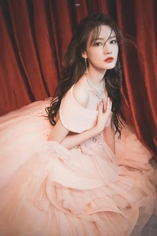 本颜狗来了,分享今晚红毯收图!