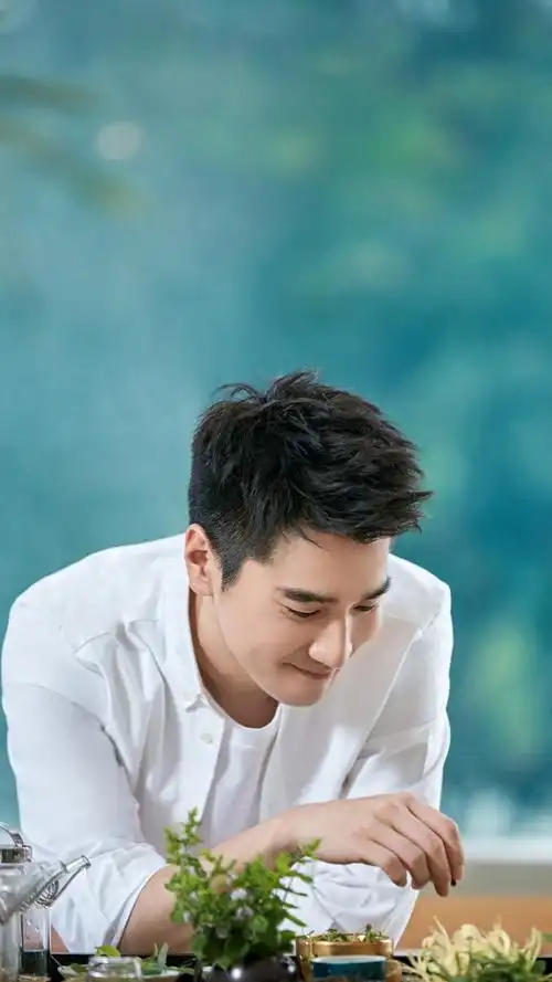 赵又廷帅气养眼居家写真