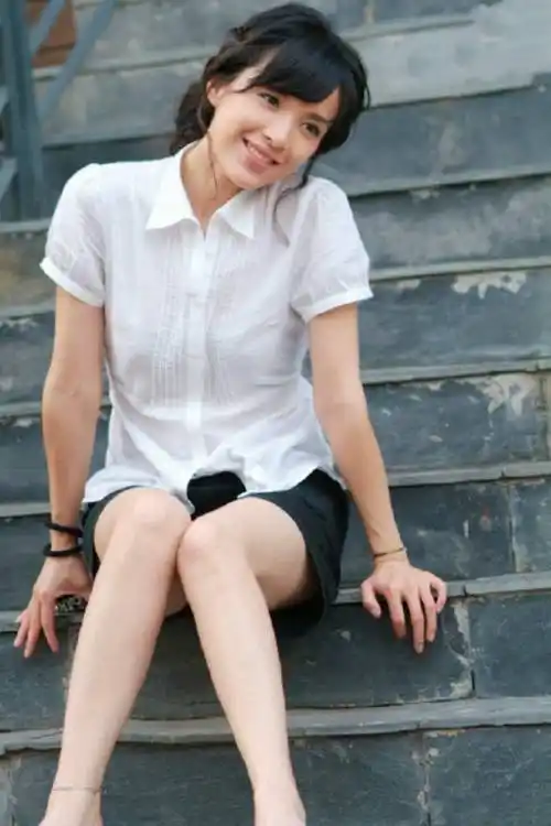 "文艺女神"李佳:一婚嫁富商,二婚嫁靳东,40岁为靳东生二胎_表演