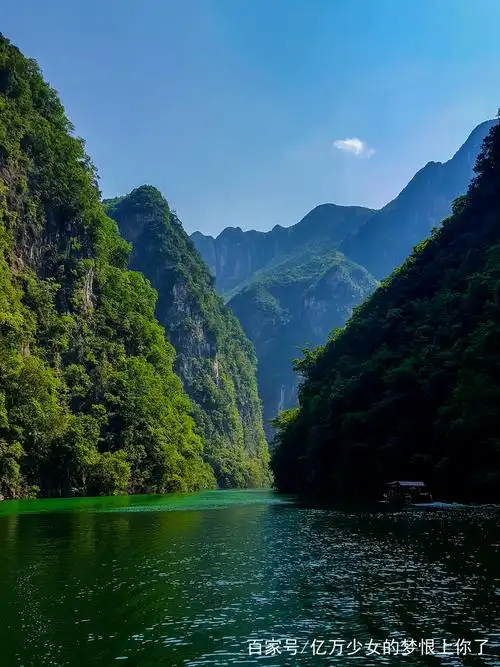 绿水青山这样的美景值得一去,喜欢旅游的你不容错过!