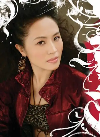 王莹备战金色大厅 防感冒学德语同等重要(组图)