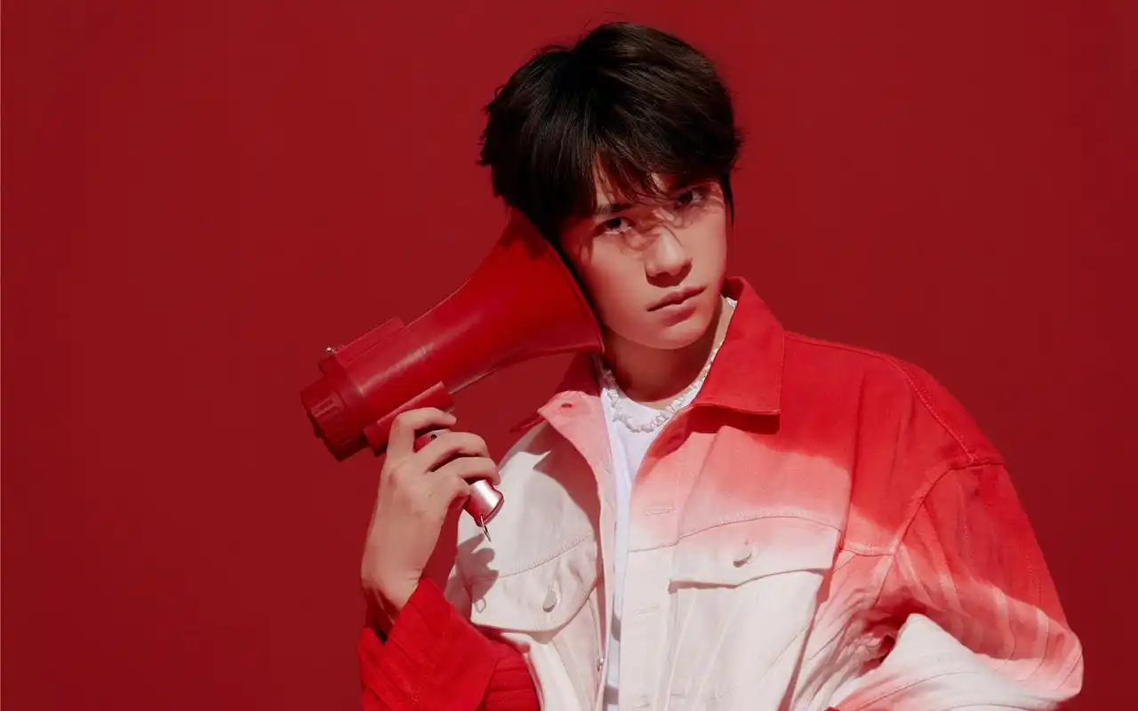 易烊千玺2019玊尔演唱会图片桌面壁纸_大陆明星_壁纸下载_美桌网