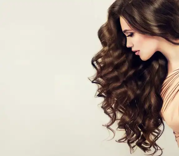 状头发漂亮的卷发发型模特素材-高清图片-摄影照片-寻图免费打包下载