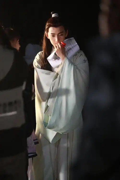 夜燕白##刘昱晗夜燕白