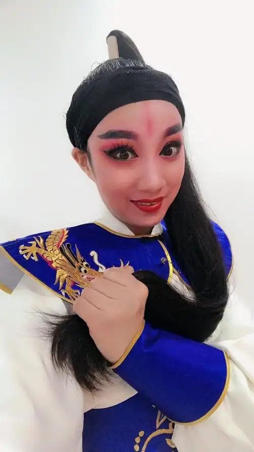 林雪亚给大家拜年啦!