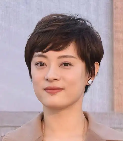 2006年孙俪资助4年的白眼狼向海清已经走上另一条不归路