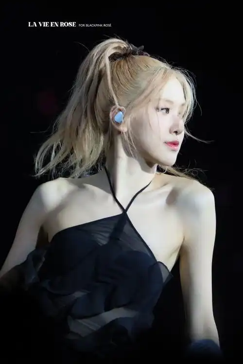 #朴彩英时尚满分##朴彩英鎏金玫瑰##rosÉ[超话]#