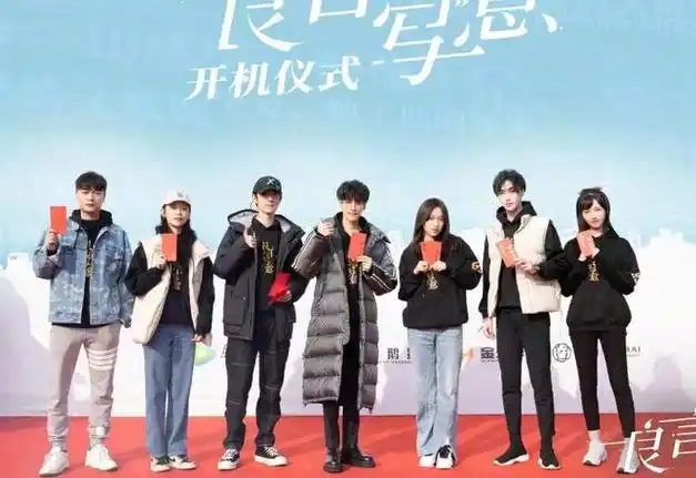 罗云熙的真实身高到底多少?和166程潇站在一起,瞬间清晰了