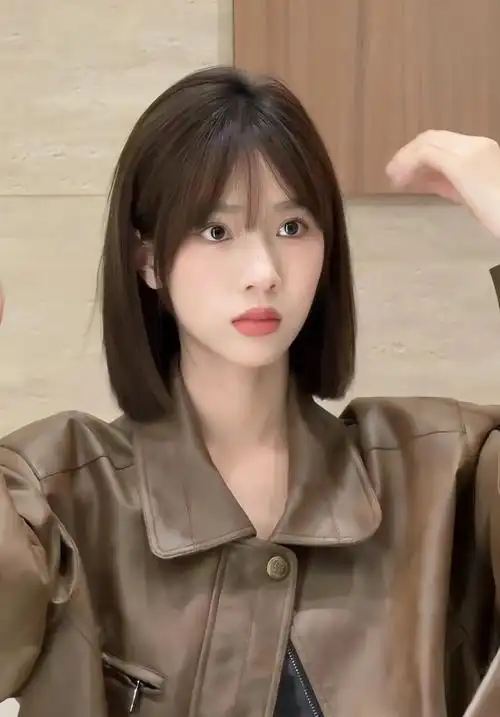 中分直发的简约风