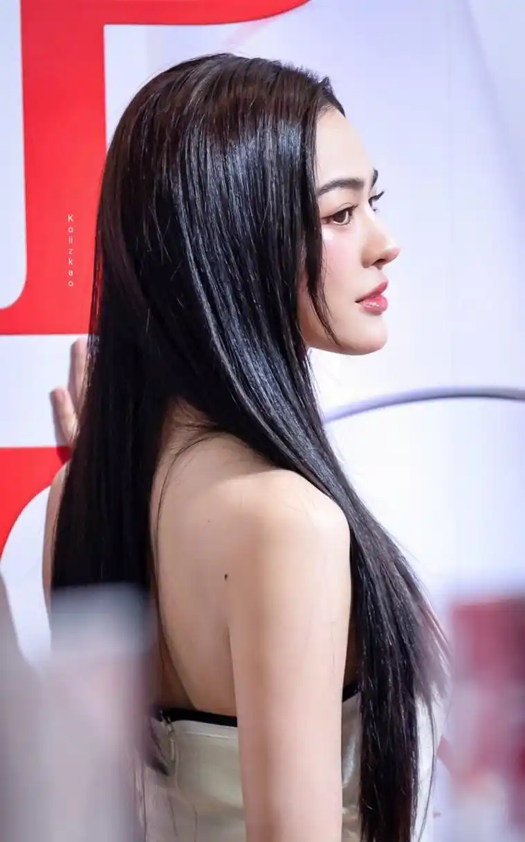 邝玲玲 sirilak kwong,中国香港演员,是一名中泰混血儿,精通泰语,粤语