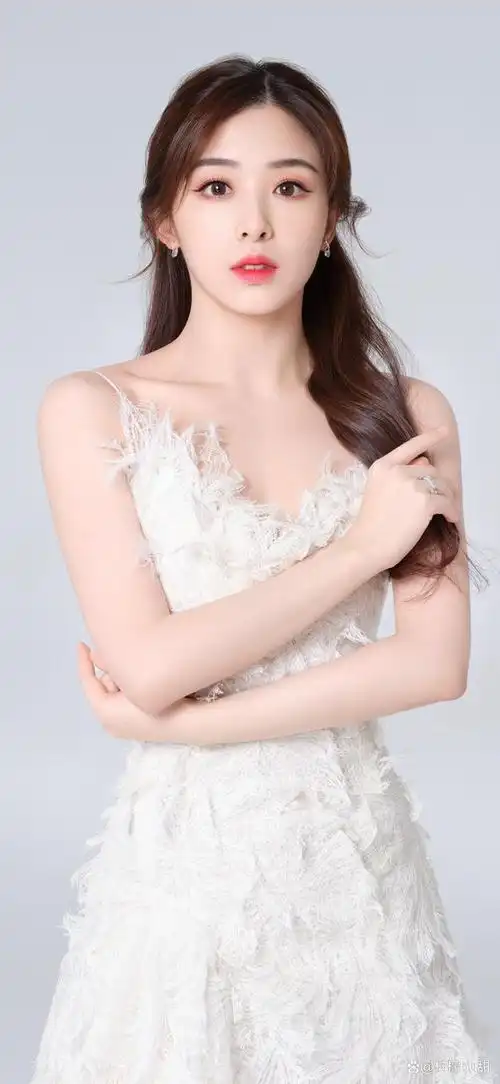 张含韵是一位中国内地流行乐女歌手和影视演员,出生于1989年4月9日.