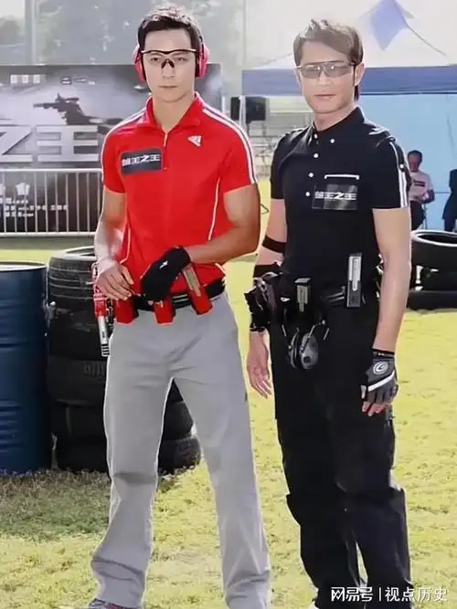 186cm的吴彦祖和 181cm的古天乐的珍贵合影