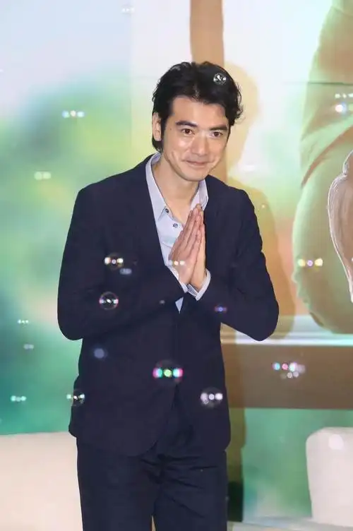 金城武被赞皱眉头也帅称谈恋爱连放屁都觉得甜蜜