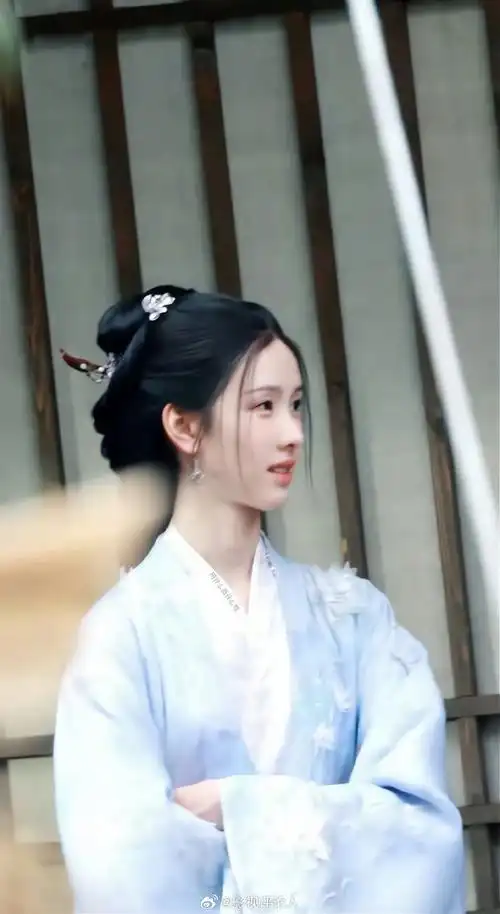 曝邓为陈都灵疑似恋爱