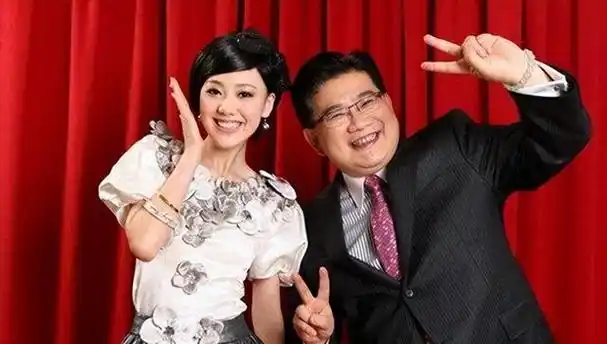 央视最美女主持王冠,事业上升期选择"隐退",如今现状如何?