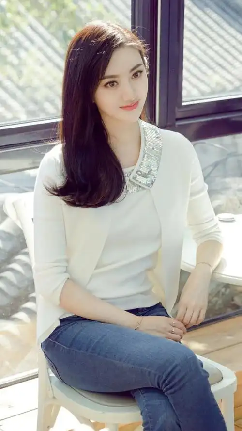 景甜早些年的旧照,就能看出是多么端庄大气的美人儿