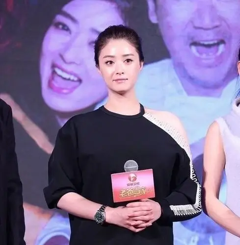 37岁蒋欣瘦成佟丽娅,体重不到100斤,网友真的太美了