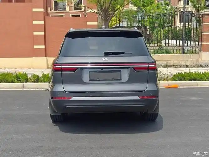 最新到店,21年6月上牌理想one,灰外棕内,6.5万公里