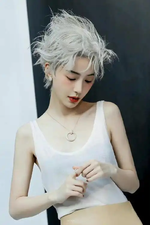 angelababy银色短发造型封面_高清图集_新浪网