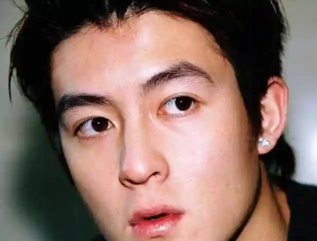 为什么帅的人鼻子都高男生帅一定要高鼻梁吗