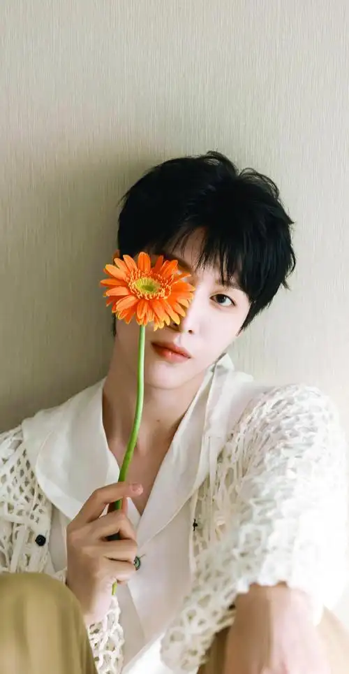 范丞丞壁纸#范丞丞晒24岁生日照