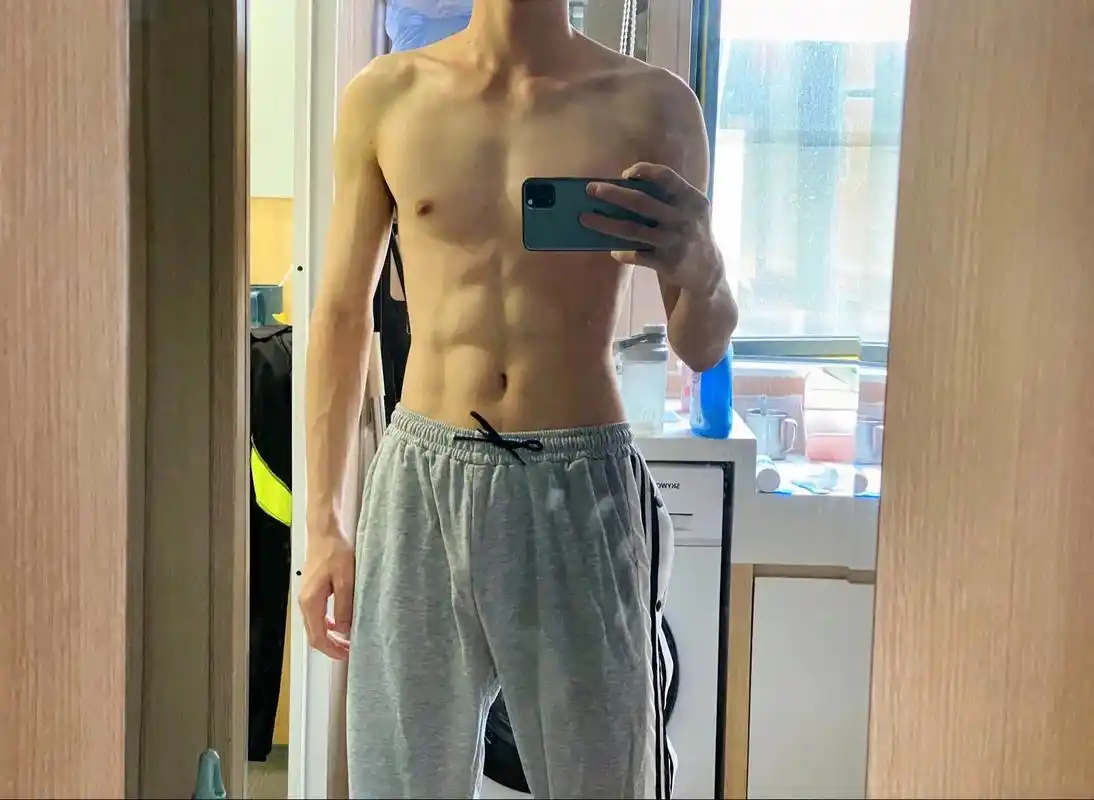 壁纸分享 #腹肌 #穿搭 #每日穿搭 #体育生 #痞帅 #抖 - 抖音