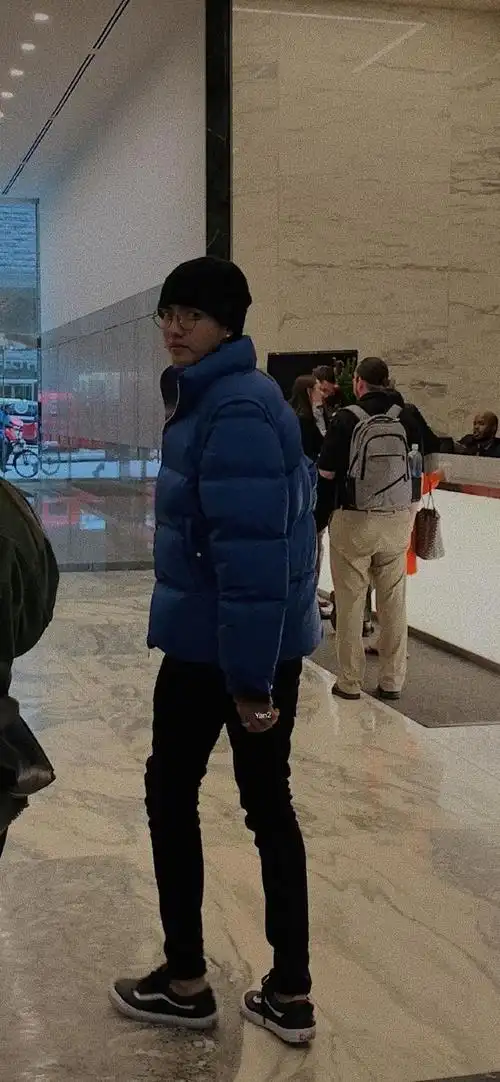 吴亦凡冬天的保暖时刻:个子高的男生应该这样穿大棉袄羽绒服