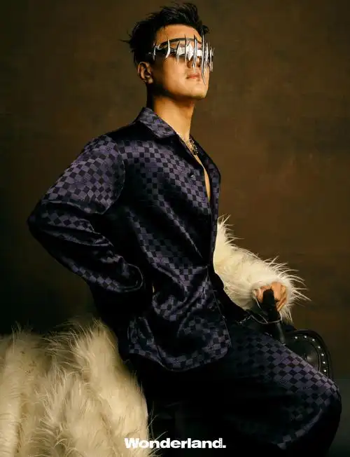 park@followjyp来到中国旅行的当天,@姚琛去机场接机,两人一路说笑