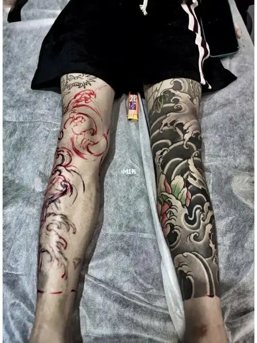 做完的一边是修改遮盖加添加,现在在添一条#连江纹身  #福州纹身  #花