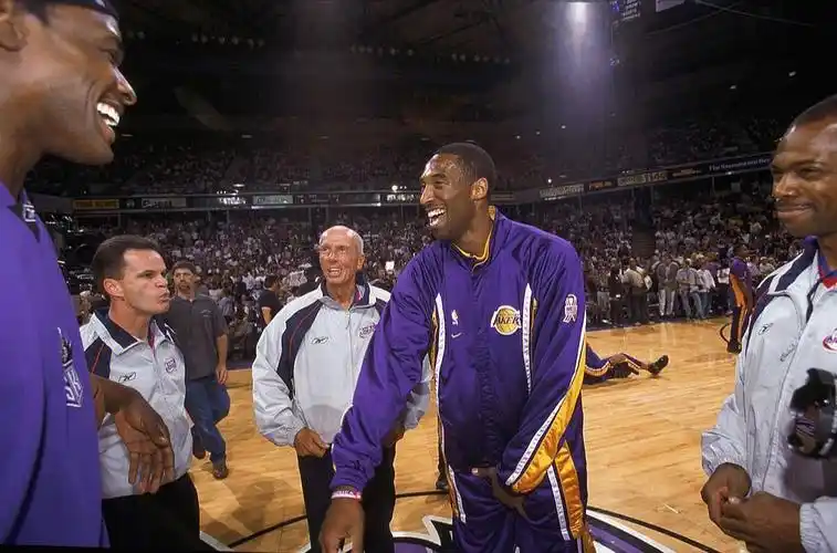 坦白爱你这件事#篮球  #nba  #nba  #科比  #kobe  #篮球壁纸