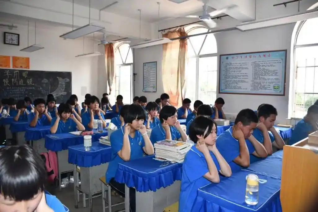 【本地宣传】"目"之所及 "睛"彩无限——元氏二中开展全国"爱眼日"