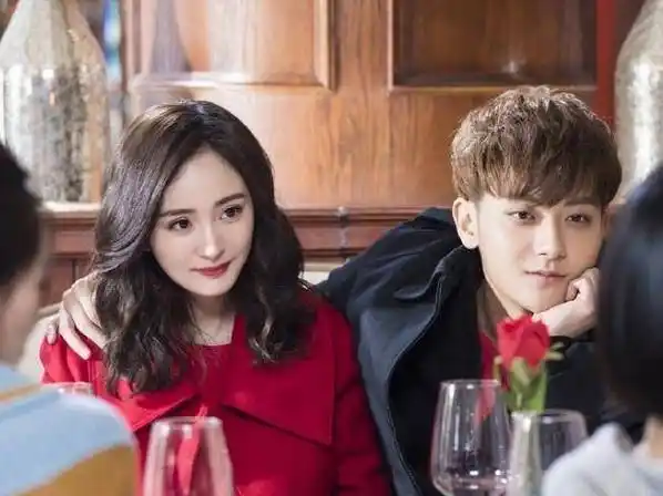 杨幂黄子韬一场吻戏拍五遍以上,私下关系密切,网友:假戏真做?